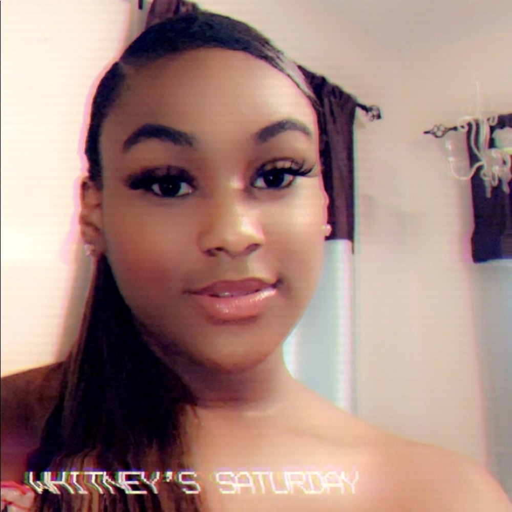Meet your Posher, Whitney
